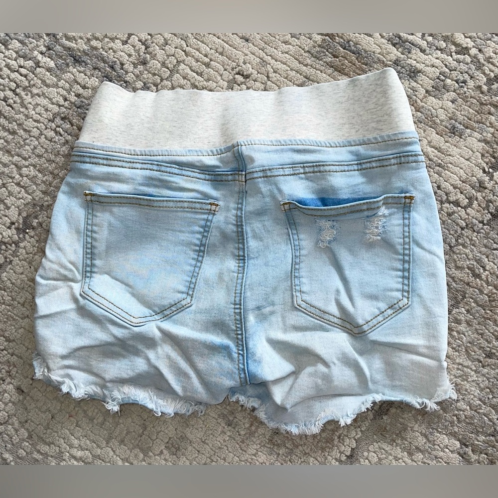 SHEIN maternity shorts - Picture 2 of 3